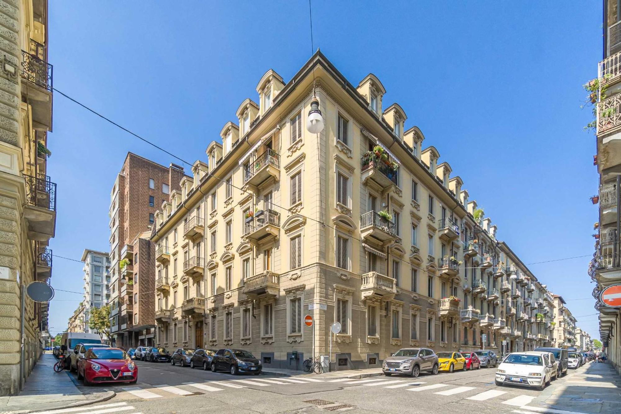 Casa Valeggio Attic Apt Few Steps From Porta Nuova Apartment Turin Exterior photo