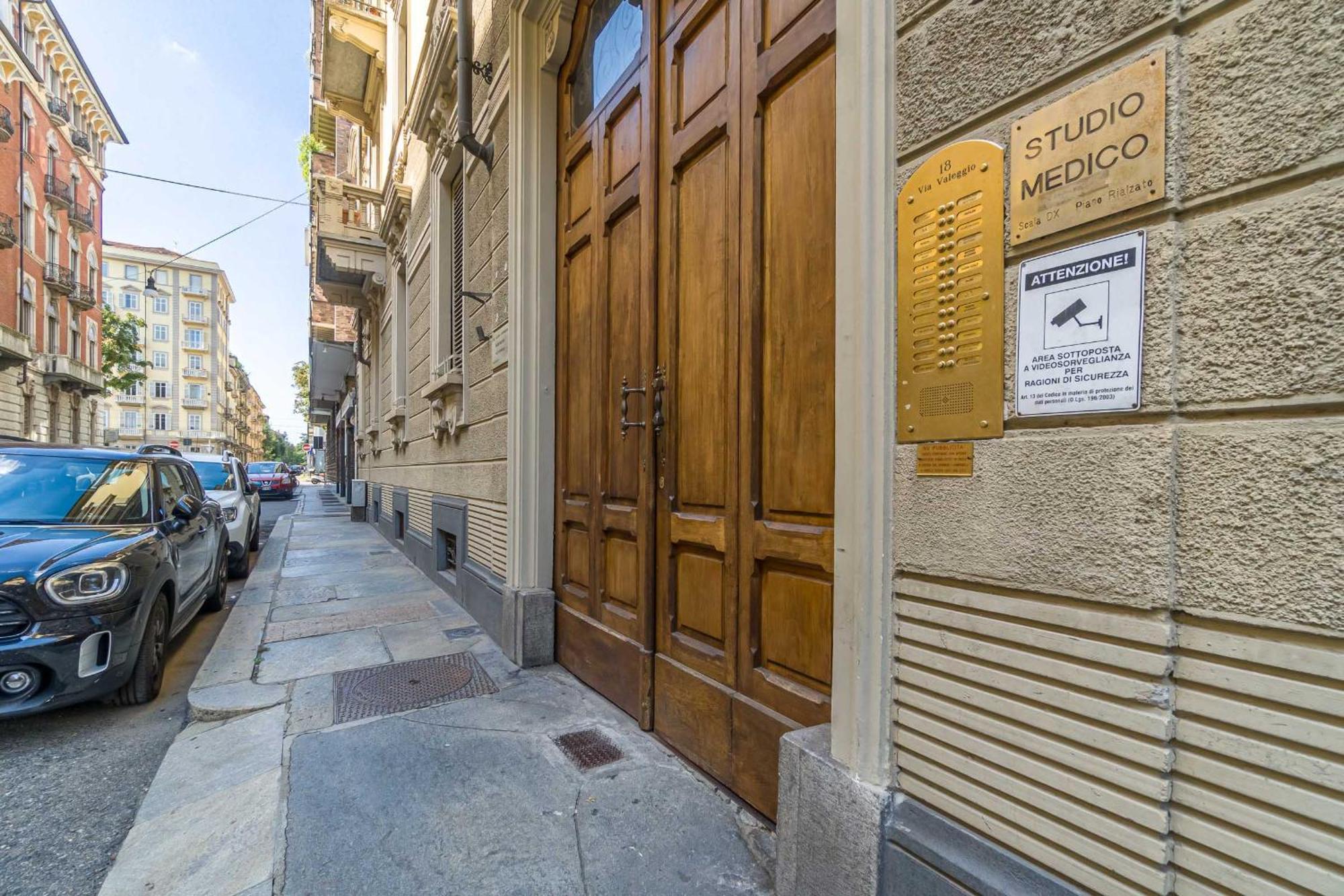 Casa Valeggio Attic Apt Few Steps From Porta Nuova Apartment Turin Exterior photo
